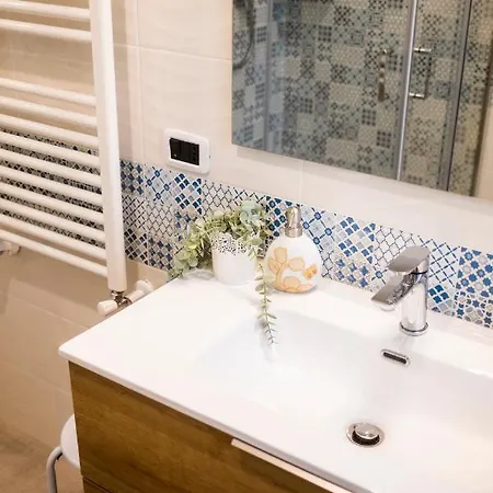 A Casa Di Cecy Bed & Breakfast 4*