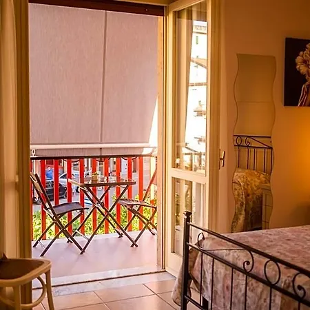 A Casa Di Cecy Bed & Breakfast 4*